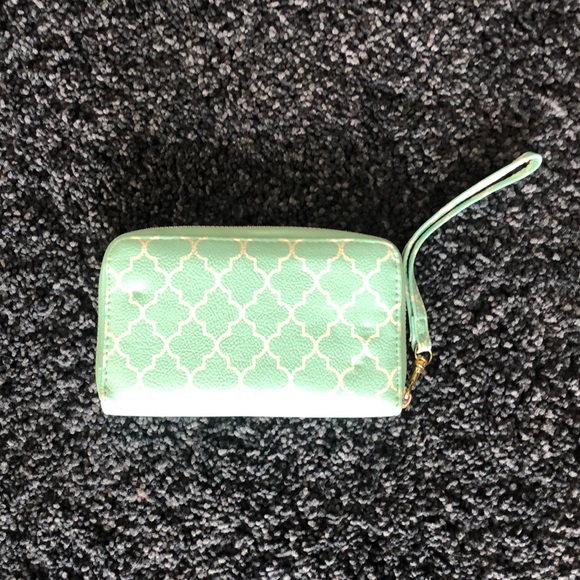 Turquoise wristlet - Picture 1 of 2